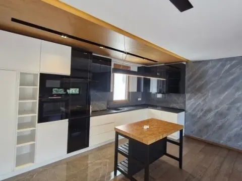 Izdavanje, četvorosoban stan, 204m², Kalenić Pijaca, Vračar Sve Podlokacije - image 12