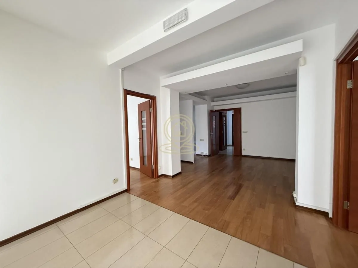 Rent, office space, 151m², Voždovac Sve Podlokacije, Beograd