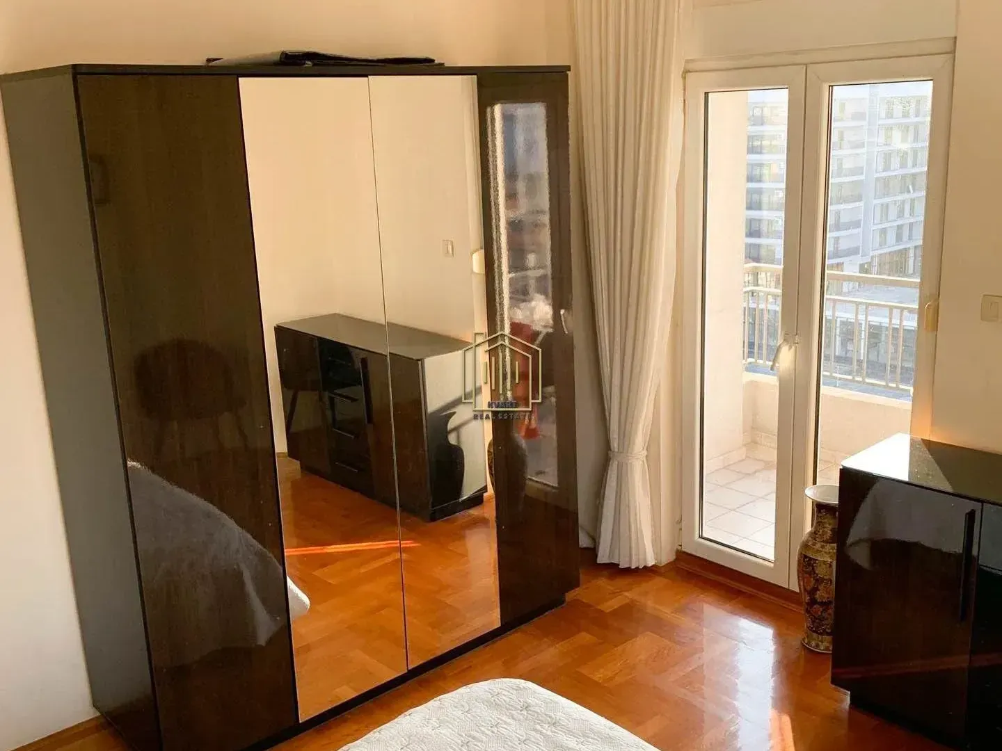 Izdavanje, trosoban stan, 103m², Pobrežje, Podgorica