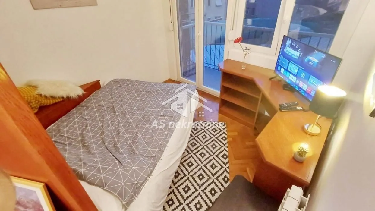 Rent, one bedroom apartment, 30m², Stari Grad, Beograd