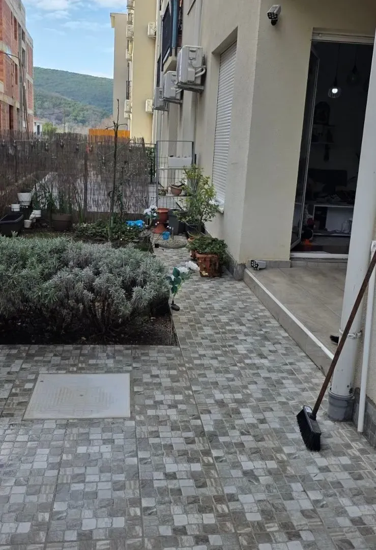 Prodaja, dvosoban stan, 99m², Radanovići, Kotor