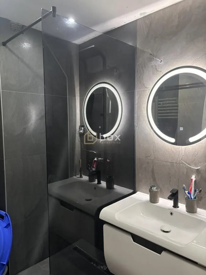 Prodaja, trosoban stan, 98m², Medijana, Niš