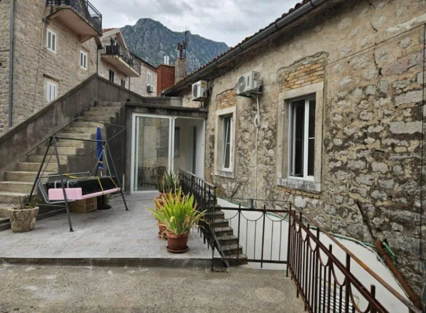 Sale, one bedroom apartment, 56m², Risan, Kotor