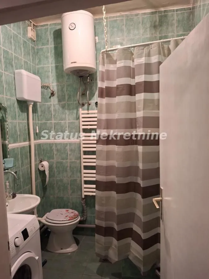 Izdavanje, dvosoban stan, 50m², Novi Sad, Srbija