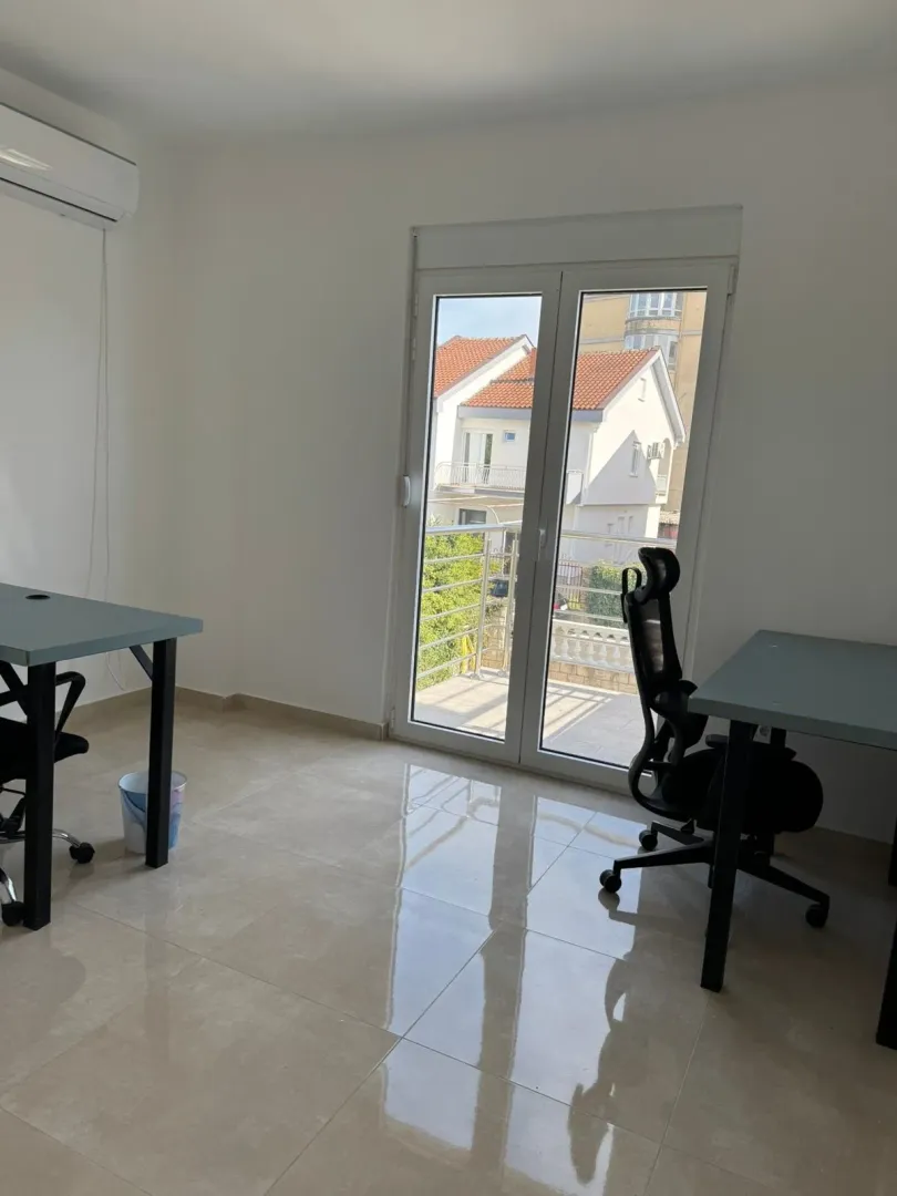 Rent, house, 340m², Stari Aerodrom, Podgorica