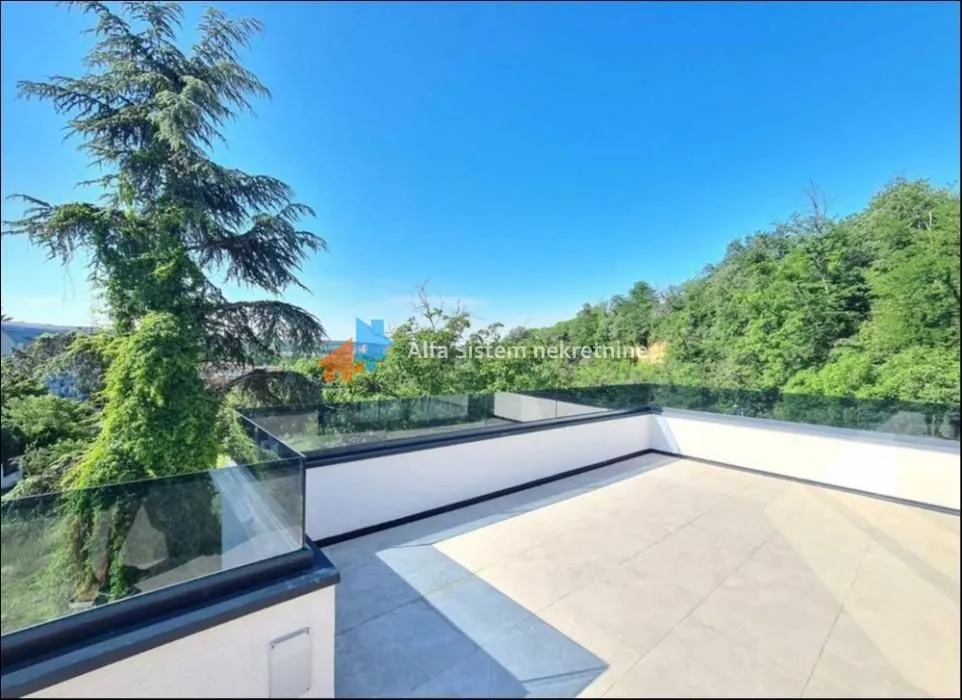 Izdavanje, trosoban stan, 360m², Savski Venac, Beograd