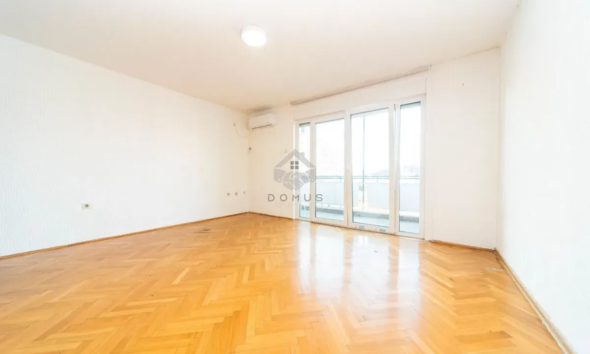 Rent, office space, 80m², Stara Varoš, Podgorica