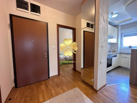 Izdavanje, dvosoban stan, 70m², City Kvart, Podgorica - image 7