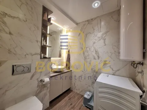 Sale, four bedroom apartment, 115m², Južni Bulevar, Vračar Sve Podlokacije - image 13