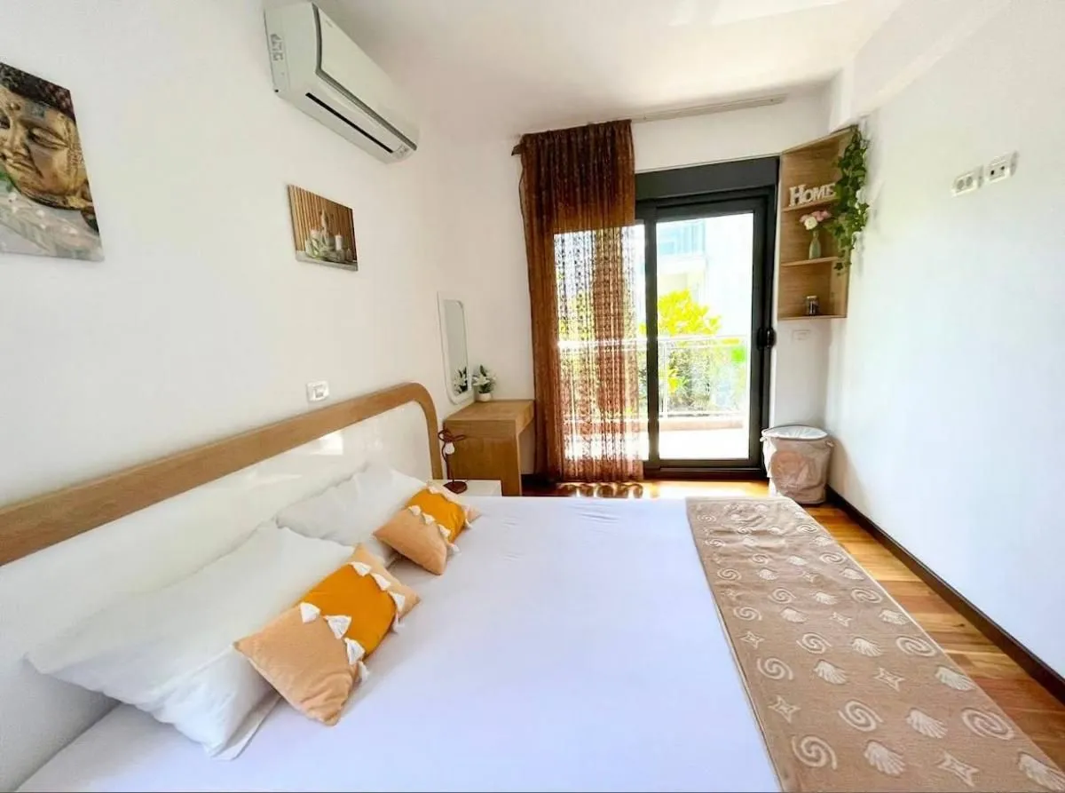 Rent, two bedroom apartment, 64m², Kotor, Crna Gora