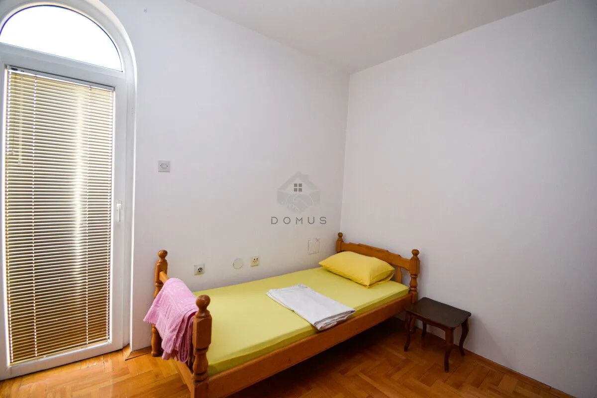 Rent, four bedroom apartment, 180m², Tološi, Podgorica