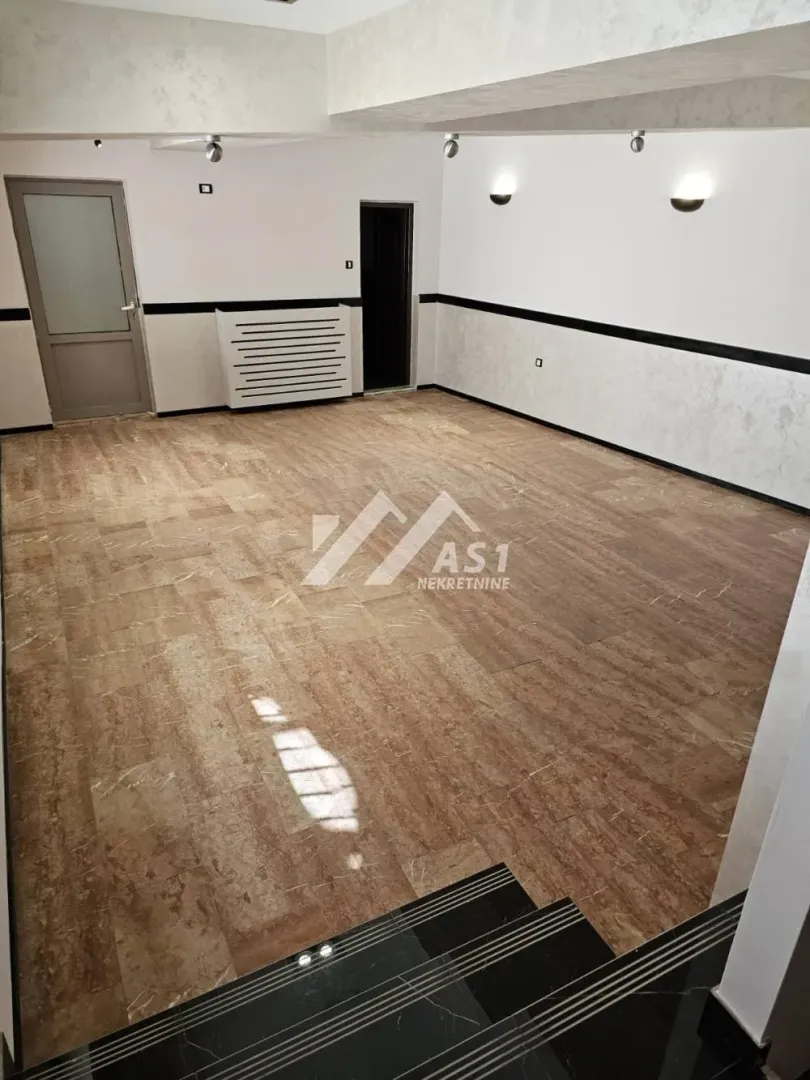 Rent, office space, 150m², Bulevar Oslobodjenja, Novi Sad Sve Podlokacije