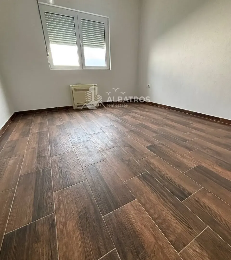Sale, house, 250m², Polje, Bar