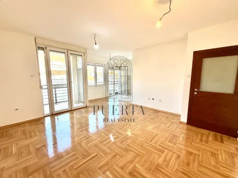 Stan in Nova Dalmatinska