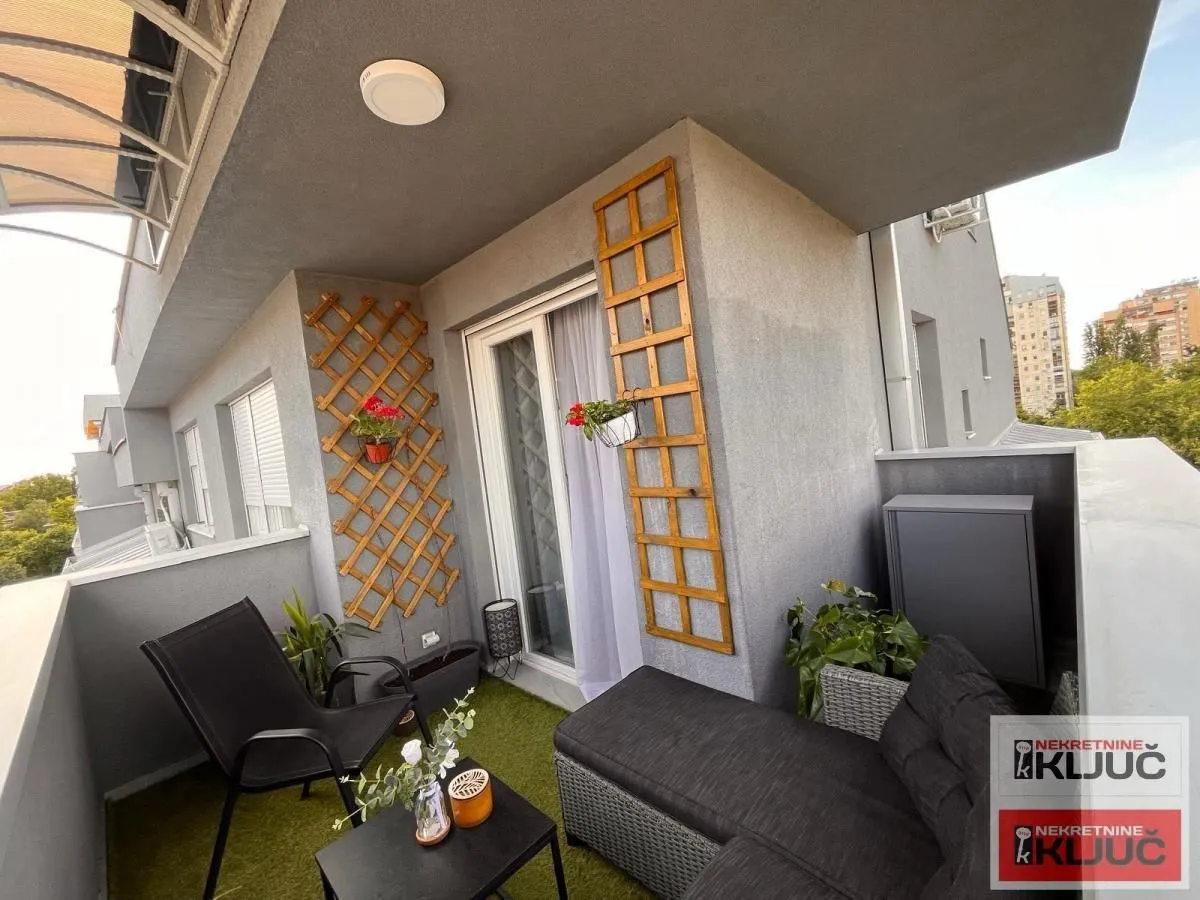 Prodaja, stan, 100m², Novo naselje, Novi Sad
