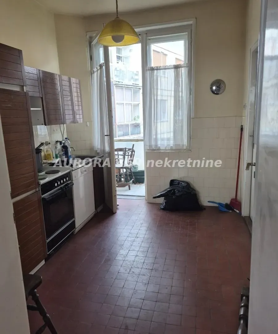 Sale, three bedroom apartment, 75m², Vračar Hram, Vračar Sve Podlokacije