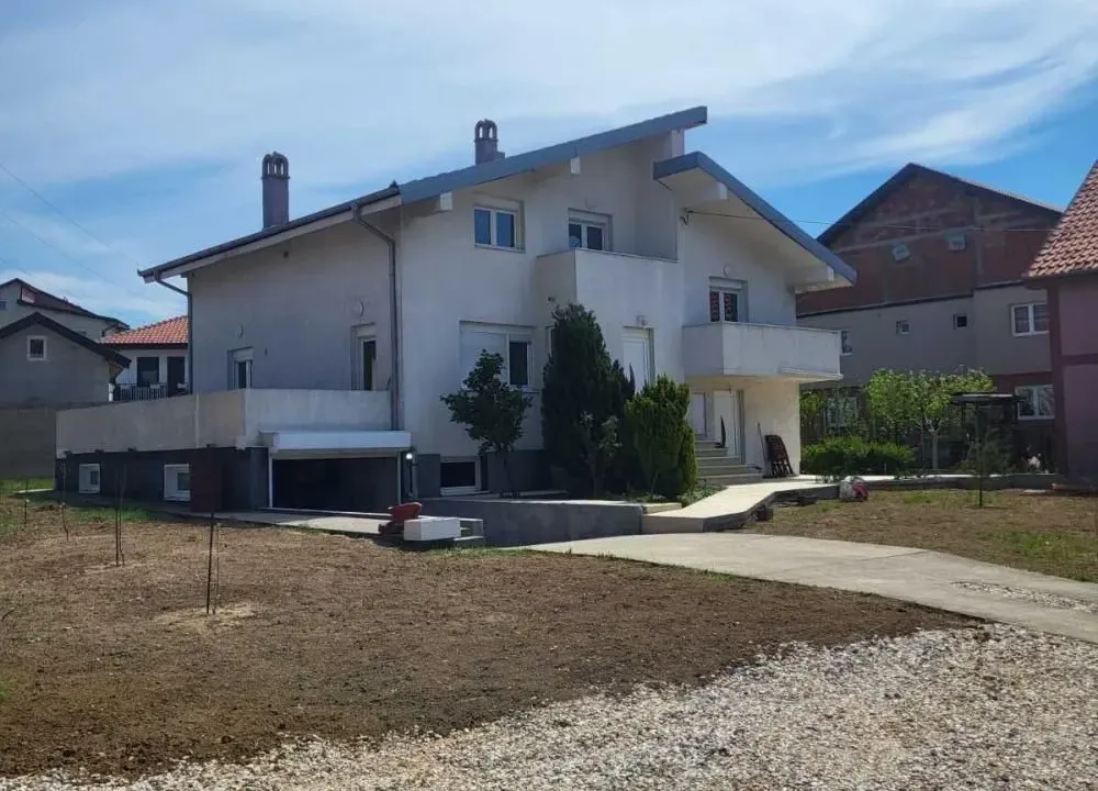 Rent, house, 160m², Zvezdara Sve Podlokacije, Beograd