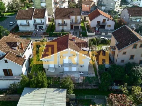 Izdavanje, kuća, 400m², Stari Aerodrom, Podgorica - image 37