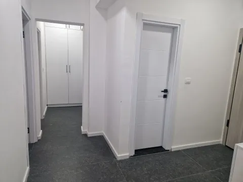 Izdavanje, dvosoban stan, 79m², Momišići, Podgorica - image 10