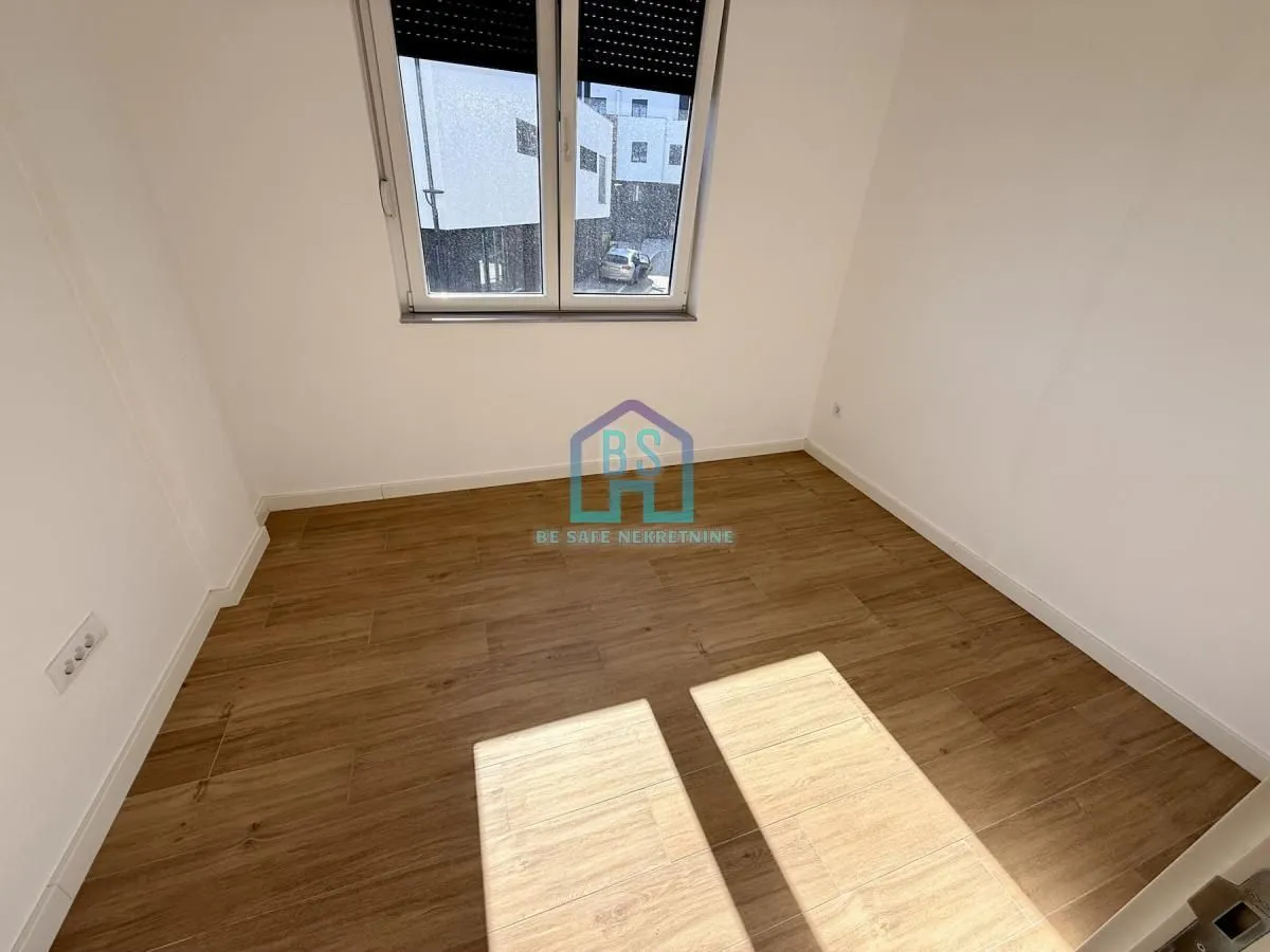 Prodaja, trosoban stan, 72m², Alibegovac, Petrovaradin