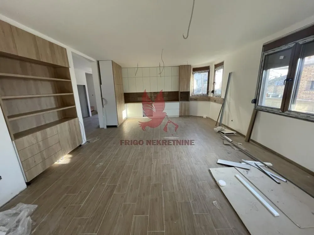 Prodaja, kuća, 280m², Dedinje (Mladenovac), Mladenovac