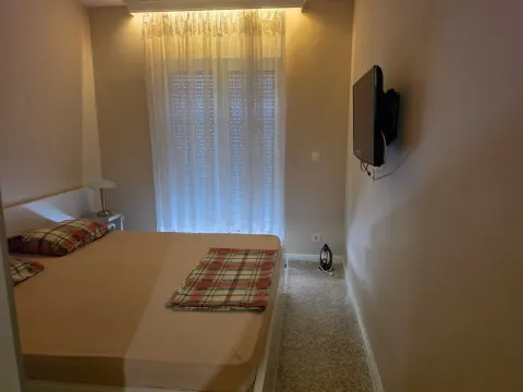Izdavanje, jednosoban stan, 43m², Centar, Budva - image 3