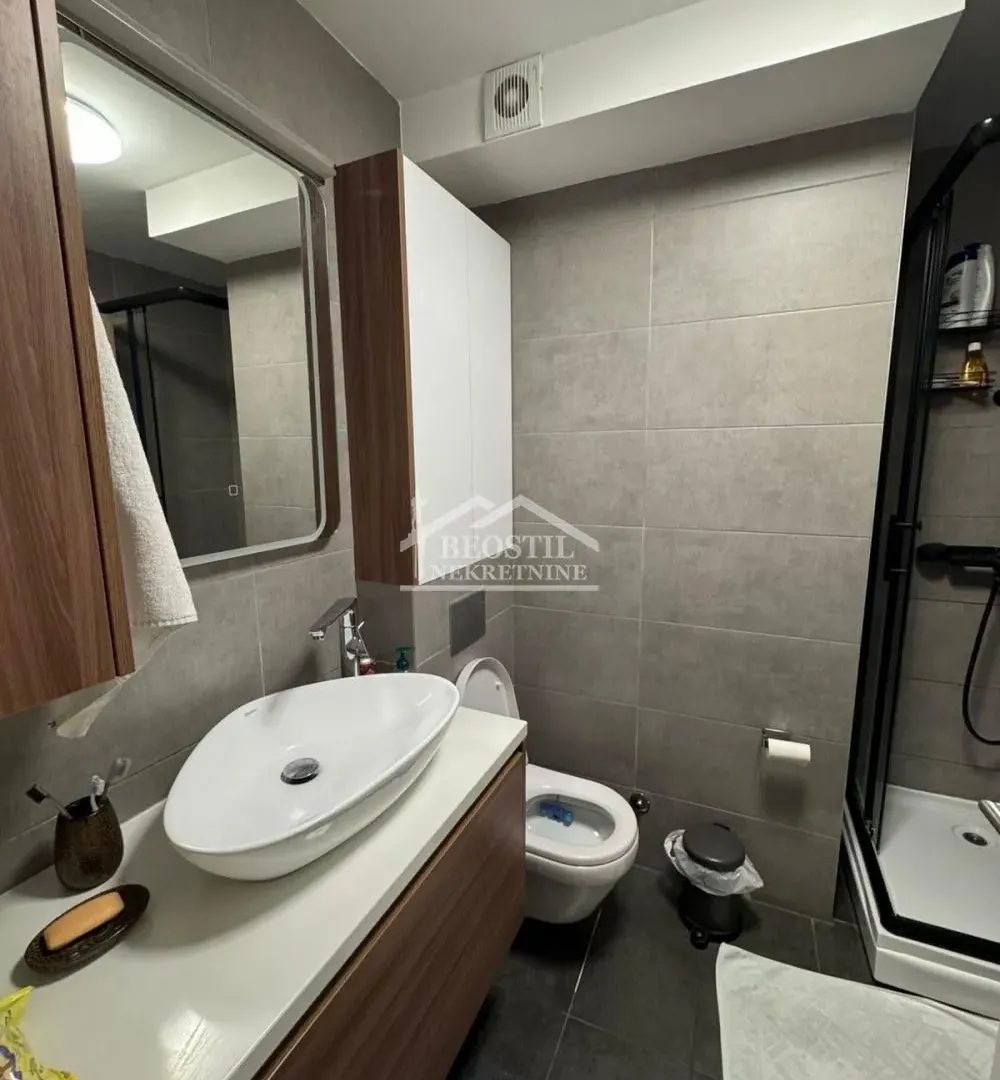 Prodaja, trosoban stan, 66m², Zemun Sve Podlokacije, Beograd