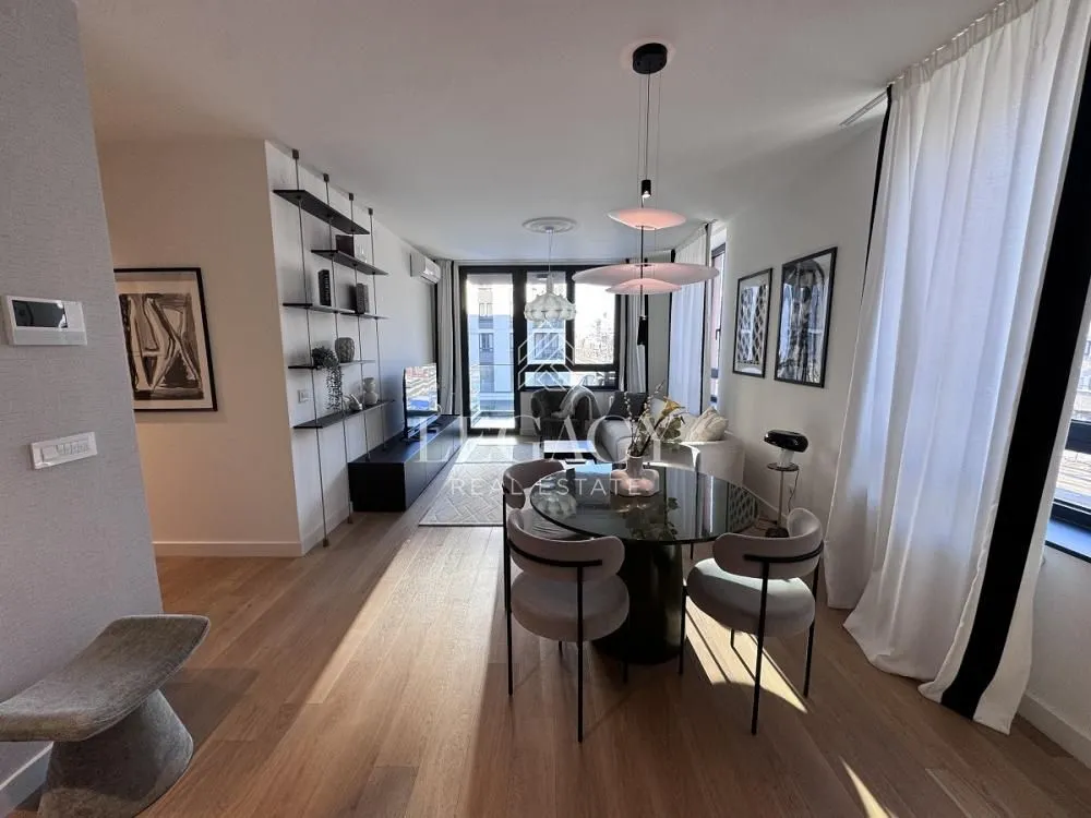 Izdavanje, trosoban stan, 77m², Savski Venac, Beograd