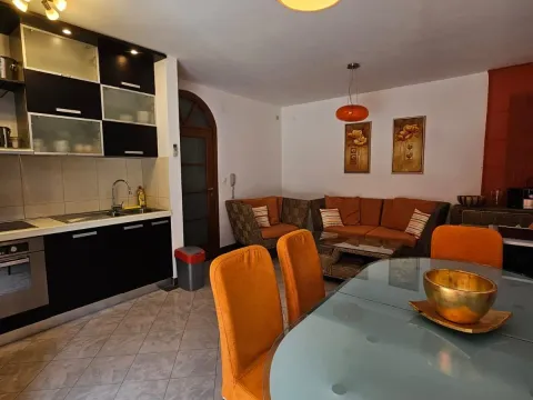 Rent, house, 100m², Pržno, Budva - image 2