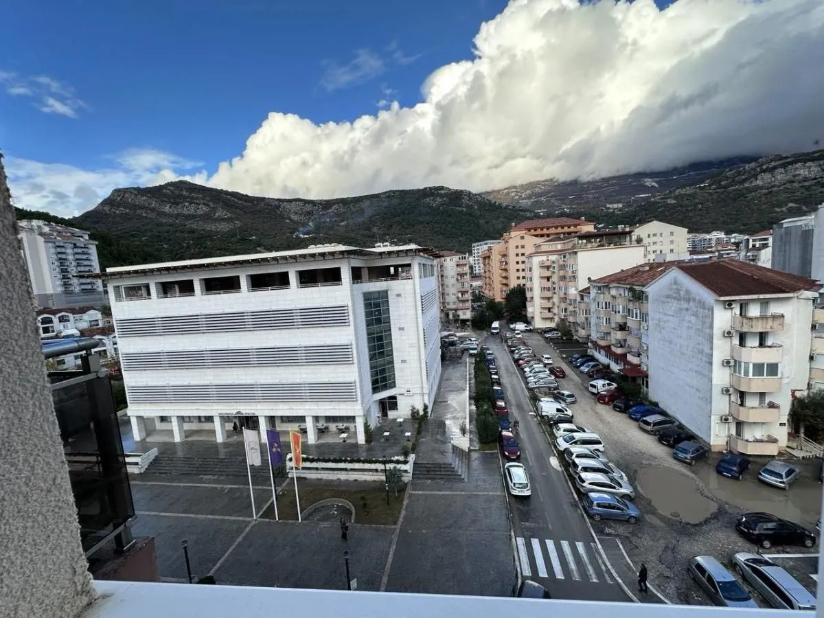 Prodaja, dvosoban stan, 90m², Budva, Crna Gora