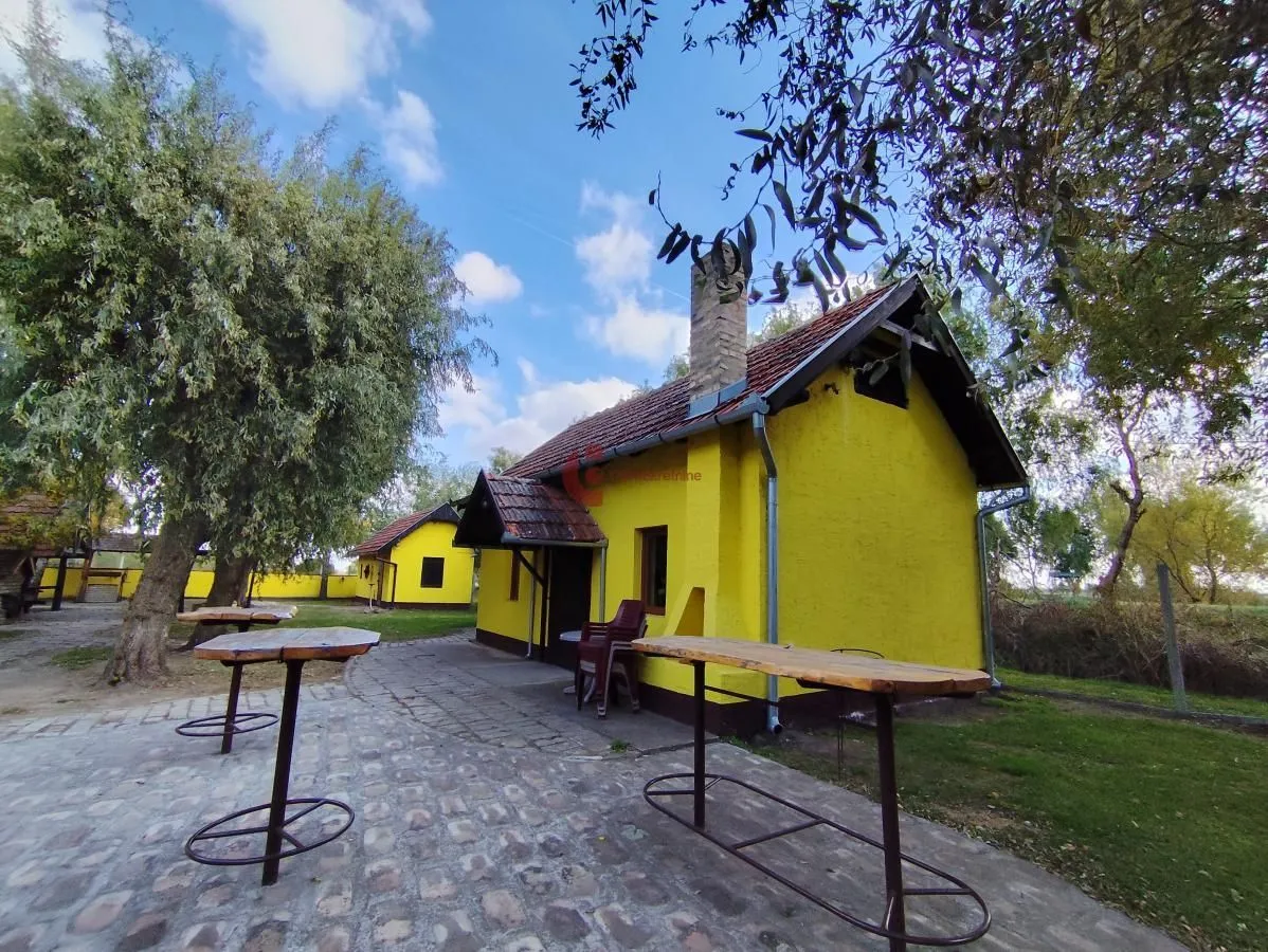Prodaja, ugostiteljski objekat, 196m², Horgoš, Kanjiža