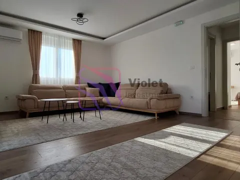 Izdavanje, trosoban stan, 100m², Zagorič, Podgorica - image 27