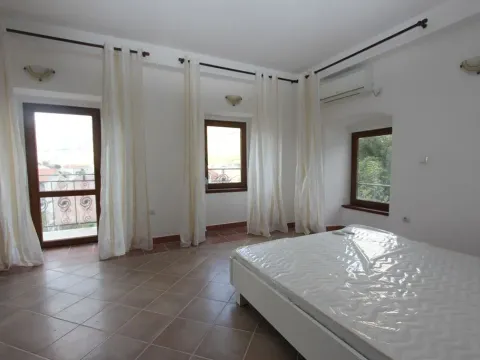 Sale, house, 220m², Prčanj, Kotor - image 8