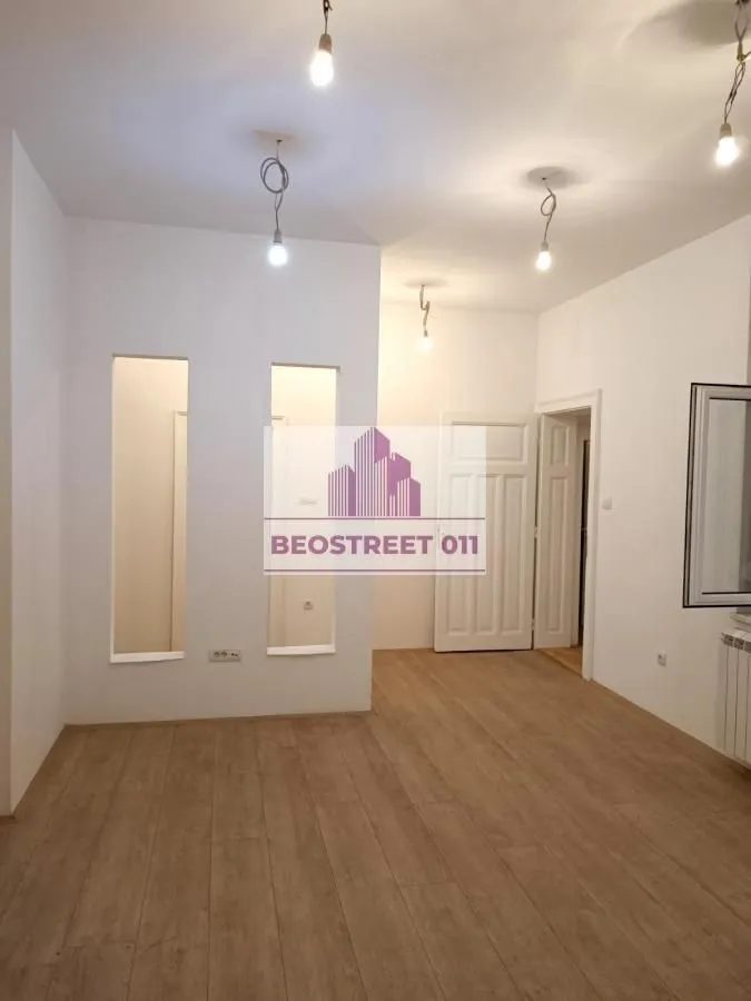 Prodaja, četvorosoban stan, 115m², Čubura, Beograd