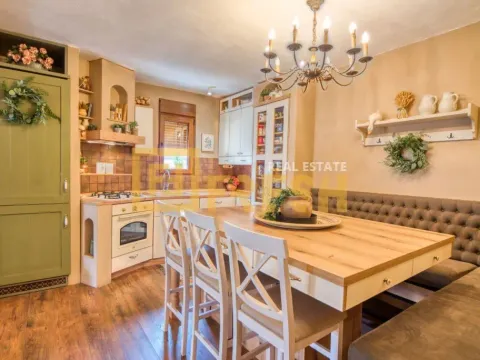 Prodaja, kuća, 160m², Stara Varoš, Podgorica - image 7