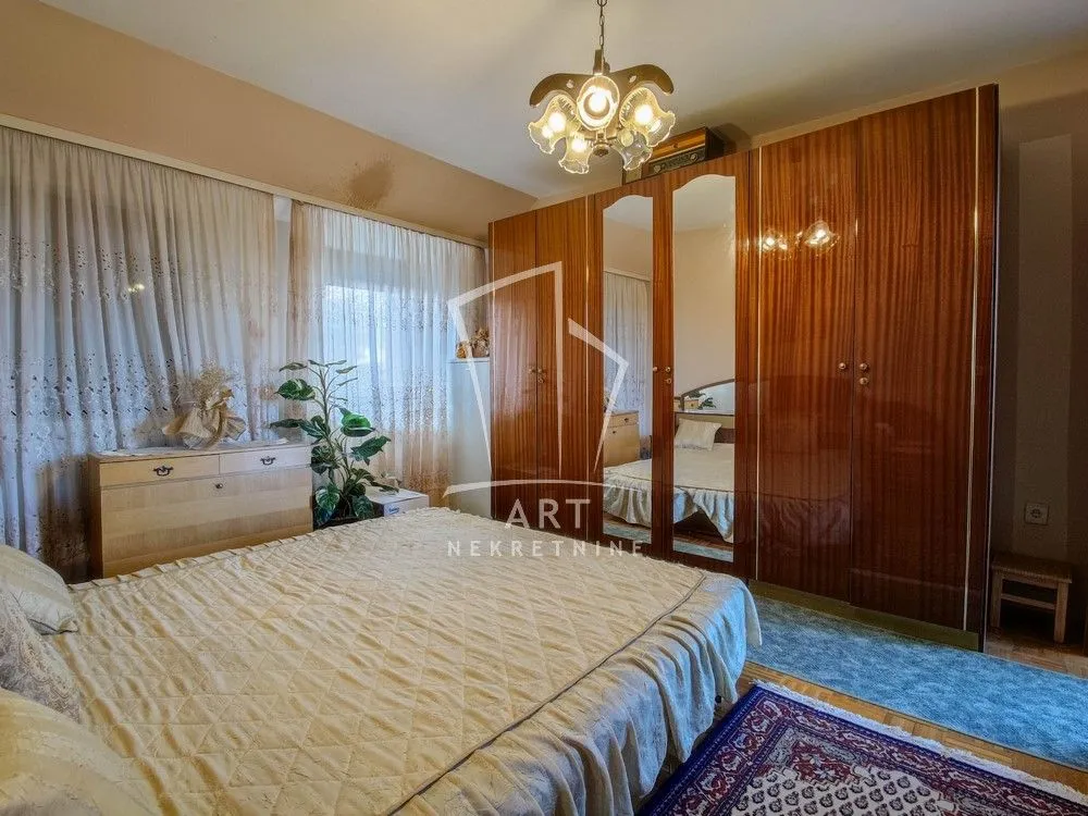 Prodaja, četvorosoban stan, 78m², Banovo Brdo, Beograd