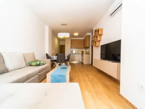 Izdavanje, dvosoban stan, 50m², Rozino, Budva - image 3