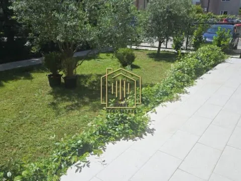 Izdavanje, dvosoban stan, 100m², Dalmatinska ulica, Podgorica - image 2