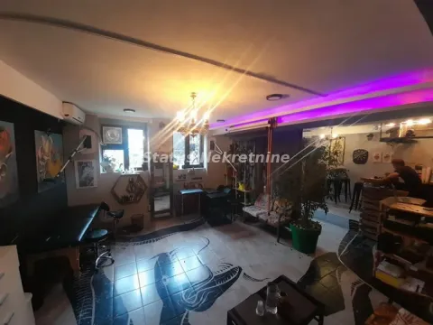 Izdavanje, poslovni prostor, 66m², Centar, Novi Sad