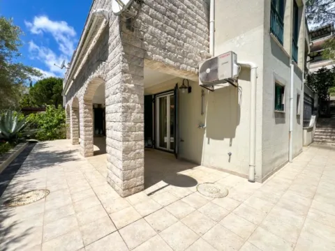 Sale, two bedroom apartment, 169m², Savina, Herceg Novi - image 9