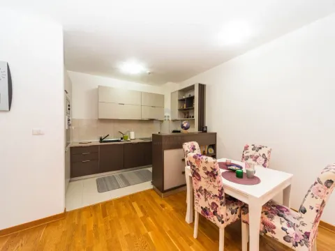 Prodaja, dvosoban stan, 64m², City Kvart, Podgorica - image 4