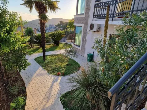 Izdavanje, dvosoban stan, 80m², Prijevor, Budva - image 2