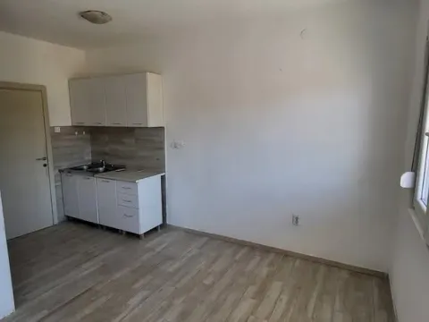 Izdavanje, dvosoban stan, 52m², Podgorica, Crna Gora - image 14