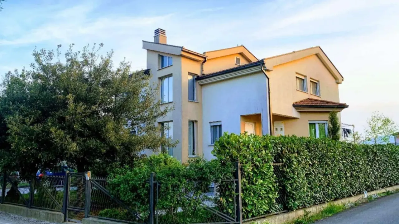 Rent, house, 240m², Donja Gorica, Podgorica