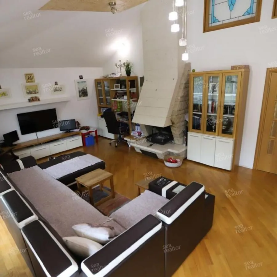 Prodaja, trosoban stan, 136m², Centar, Podgorica