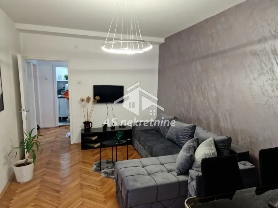 Rent, three bedroom apartment, 73m², Slavija, Vračar Sve Podlokacije