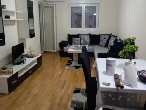 Izdavanje, jednosoban stan, 40m², City Kej, Podgorica - image 9