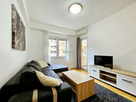 Izdavanje, jednosoban stan, 52m², Budva, Crna Gora