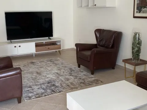 Izdavanje, trosoban stan, 114m², Momišići, Podgorica - image 3