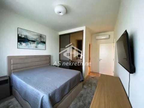 Rent, three bedroom apartment, 79m², Savski Venac, Beograd - image 9